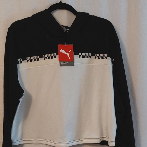 Puma, black & white woman's medium size sweatshirt NWT - Picture 1 of 3